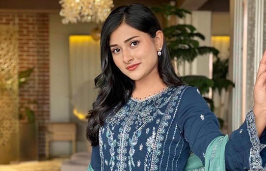 ‘অনুতপ্ত’র পর ‘বিশেষ কিছু’র ইঙ্গিত মালাইকার