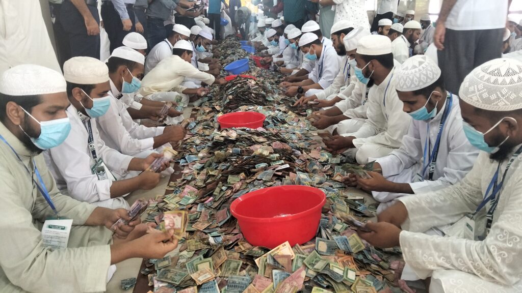 ৬ মাস পর পাগলা মসজিদের দানবাক্সে মিললো ৪৩ বস্তা টাকা