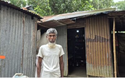 নড়বড়ে ঘরে রবি মিয়ার দুঃখের জীবন, অর্থের অভাবে আটকে আছে মেয়েদের বিয়ে